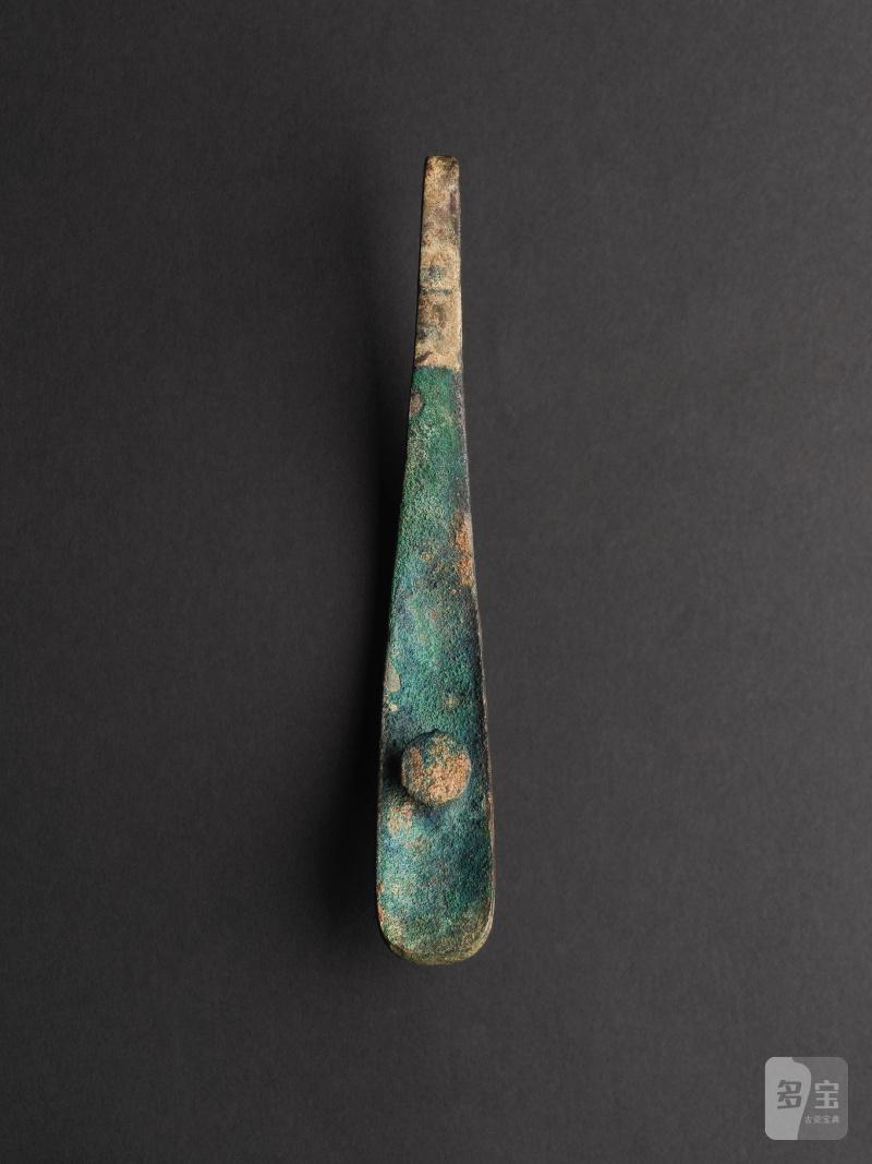 戰國 公元前四至三世紀 青銅錯金嵌松石帶鉤 | FIBULE EN BRONZE ET INCRUSTATIONS EN TURQUOISE ET OR - 图2